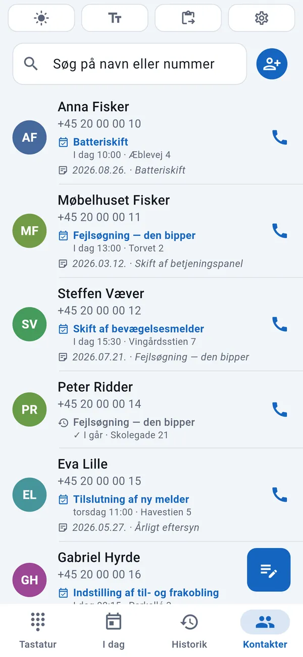 Kontaktliste med kunder, hver med dato og type for deres opgave.