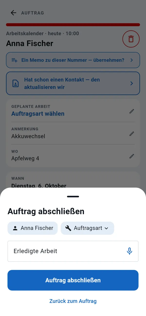 Fenster „Auftrag abschließen“: Kunde, Auftragsart, Feld für die erledigte Arbeit mit Diktierknopf und der Knopf „Auftrag abschließen“.