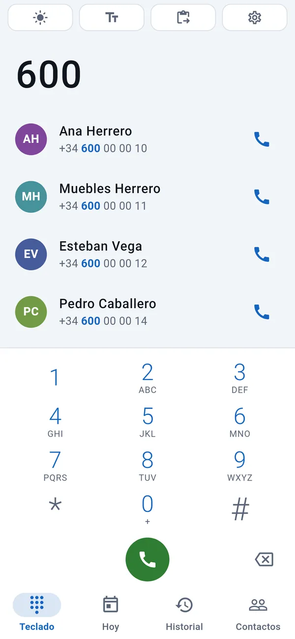 Teclado: encima de las cifras tecleadas, los clientes que coinciden; debajo, el teclado numérico.