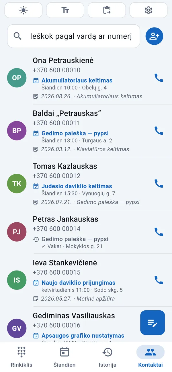 Klientų kontaktų sąrašas, prie kiekvieno – darbo data ir tipas.