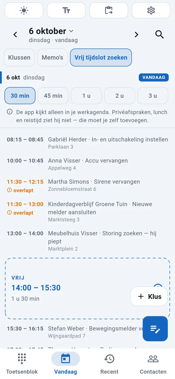 Vrij tijdslot zoeken: de duur om uit te kiezen, de klussen van vandaag met overlappingen aangegeven, en daartussen een vrij tijdslot (14:00–15:30) uitgelicht met de knop Klus.