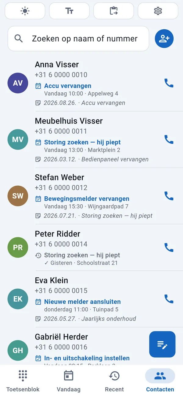 Contactenlijst met klanten, elk met de datum en het soort klus.
