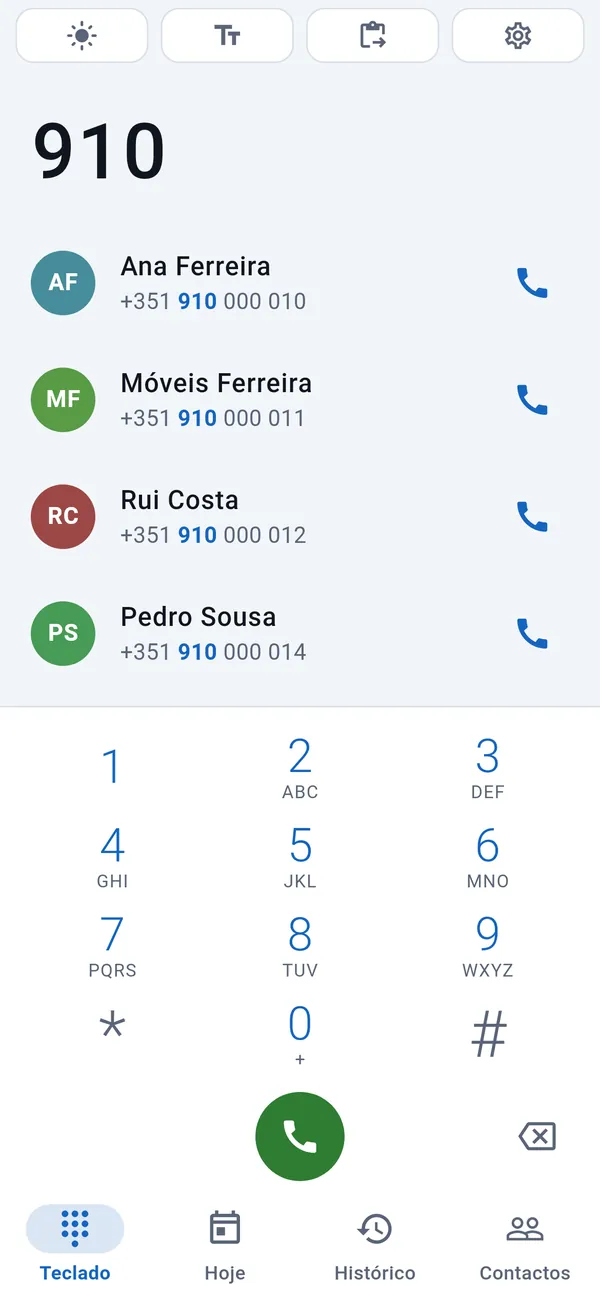 Teclado: clientes correspondentes por cima dos dígitos escritos, o teclado numérico por baixo.